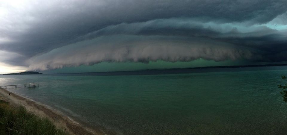 storm clouds over lake mi 080215