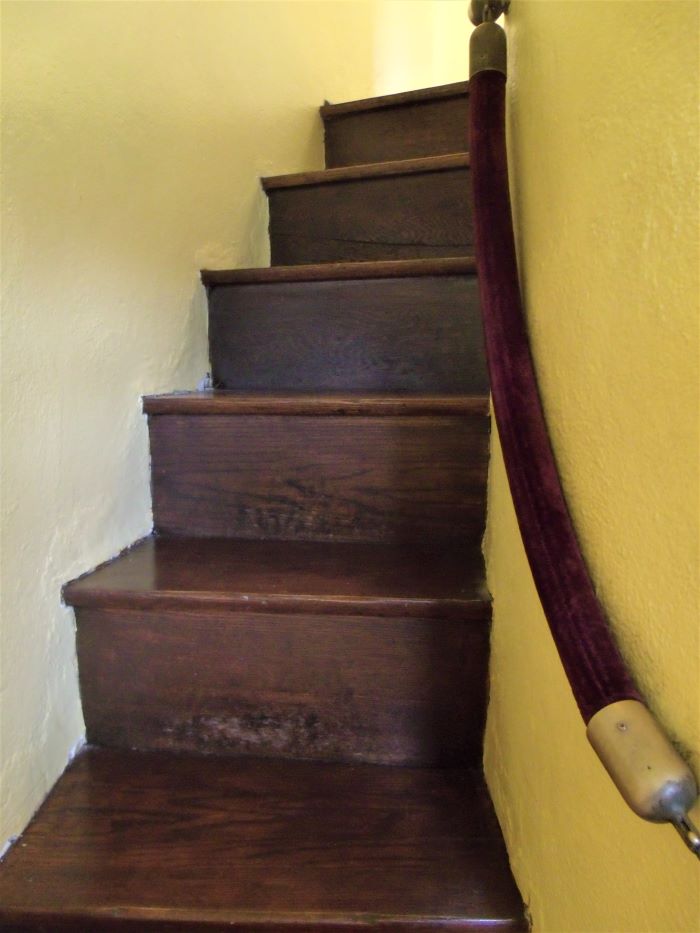 resized narrow stairway going to the 4th floor 060221