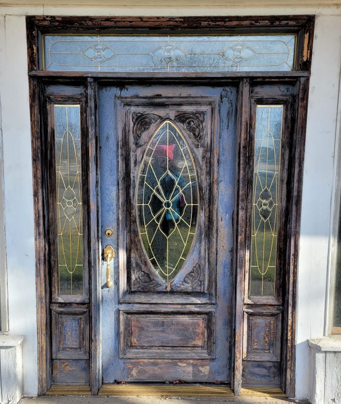 resized door on yet another abandoned building downtown 2 120421