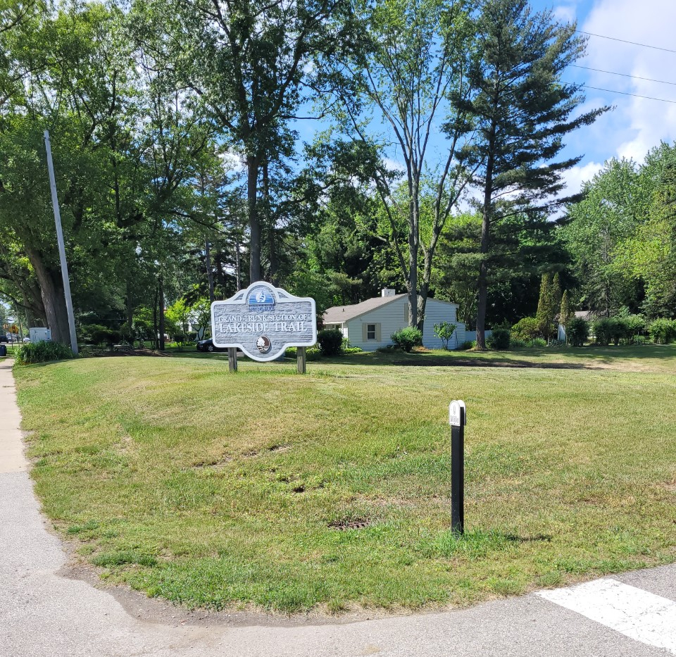 spring lake marker on bike trail 060922