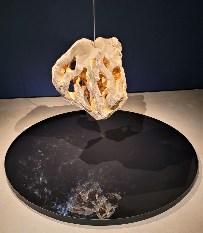 resized boulder with gold 1 20230218_141241 (2)