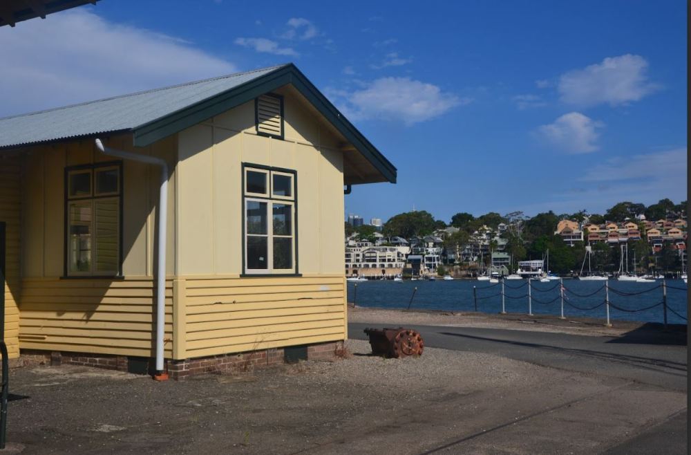 FF 101123 rowena-curtin-shed