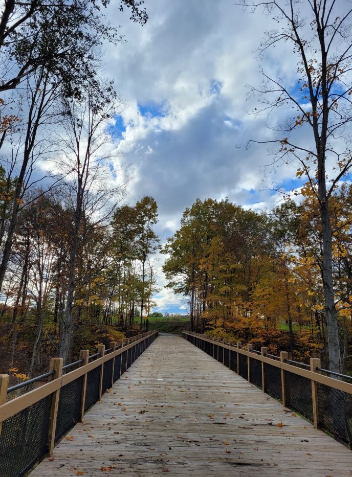 resized trail running along golf course 110321