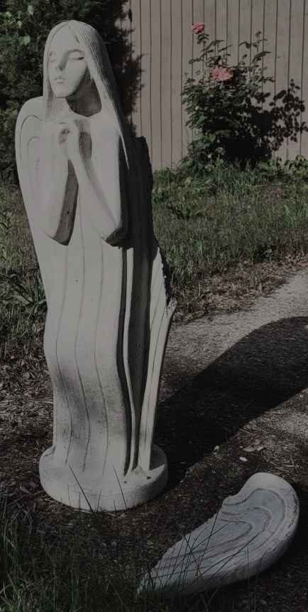 resized praying angel with roses 070723 mod for poetry prompt 120423