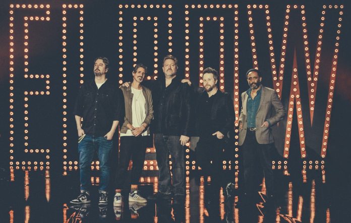 Elbow@2000x1270-696x442